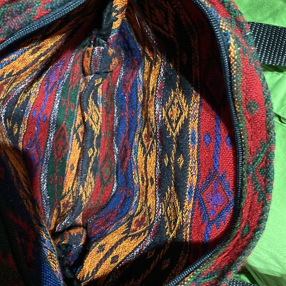 Beautiful like new pocket book w/ Aztec pattern - Picture 4 of 4